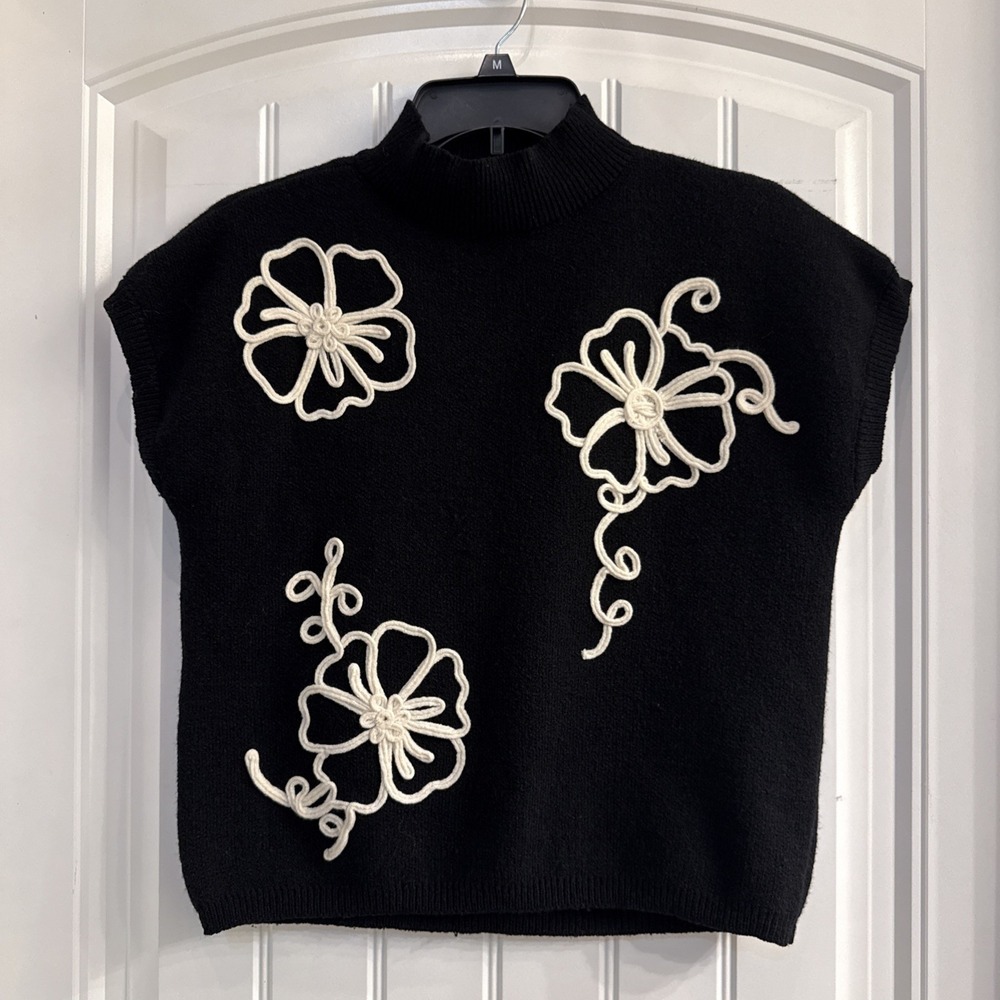Blu Pepper Floral Appliqué Mock Neck Sleeveless Sweater Small Nordstrom